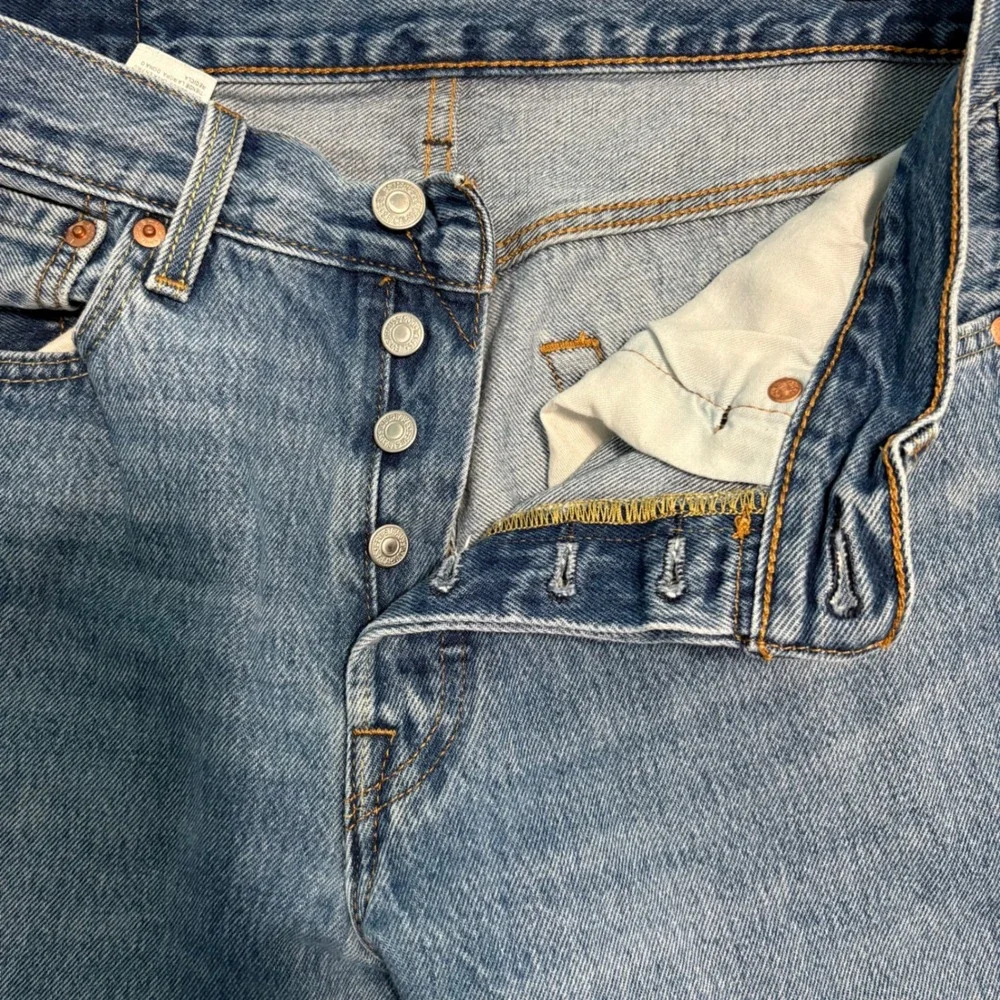 Levi's 501 Original Fit Jeans Mens 31x30 Blue Straight Leg Button Fly Denim
